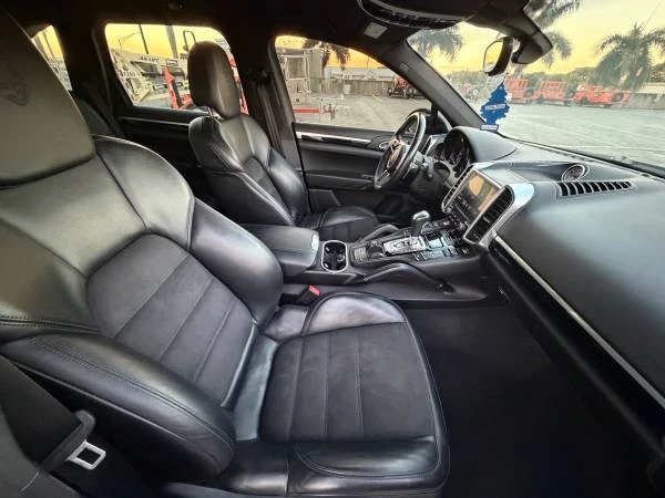 2018 Porsche 958 Cayenne S - Image 10 of 21