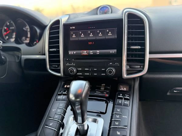 2018 Porsche 958 Cayenne - Image 13 of 21