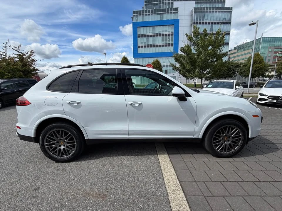2018 Porsche 958 Cayenne - Image 9 of 12