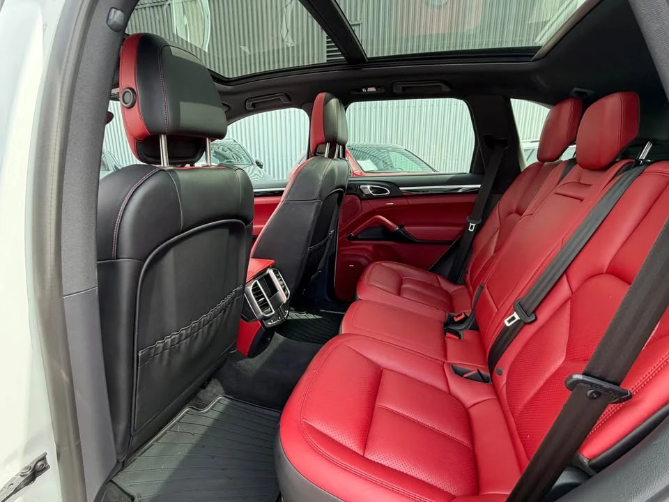 2018 Porsche 958 Cayenne - Image 7 of 12