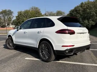 2018 Porsche 958 Cayenne - Image 3 of 4