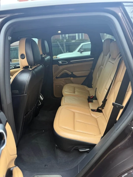 2018 Porsche 958 Cayenne - Image 11 of 13