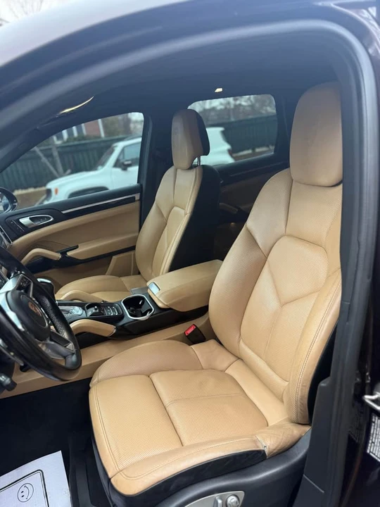2018 Porsche 958 Cayenne - Image 9 of 13