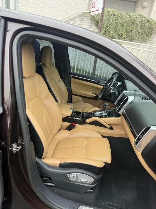 2018 Porsche 958 Cayenne - Image 10 of 13