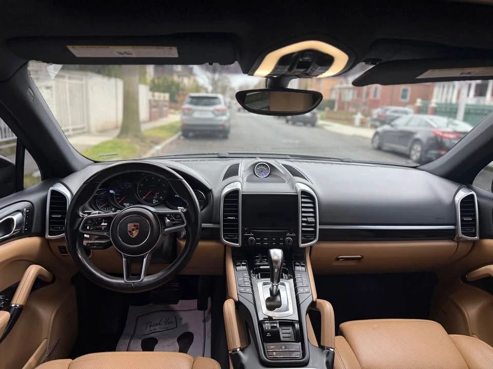 2018 Porsche 958 Cayenne - Image 8 of 13
