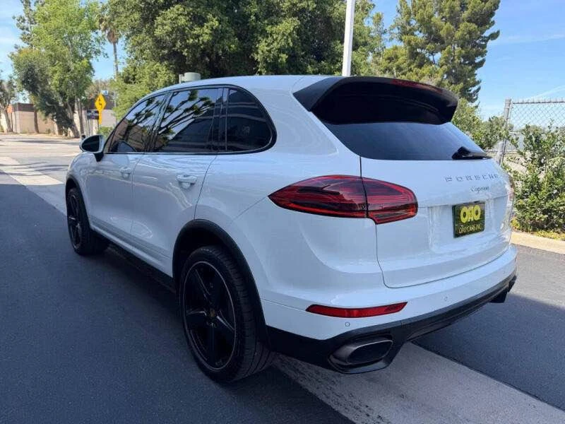2018 Porsche 958 Cayenne - Image 4 of 17