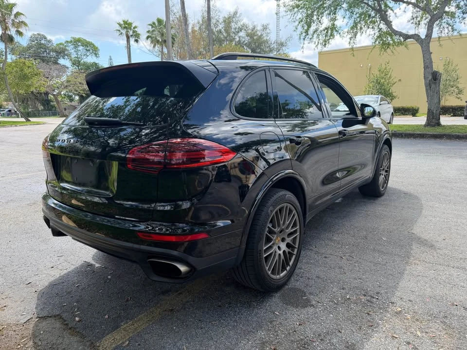 2018 Porsche 958 Cayenne - Image 4 of 16