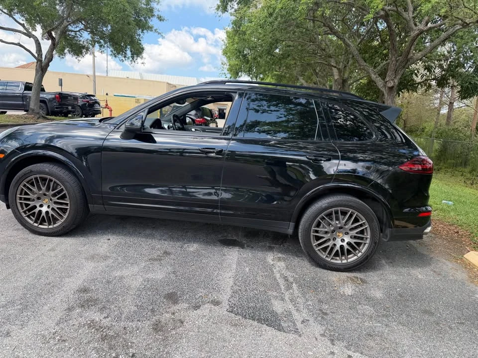 2018 Porsche 958 Cayenne - Image 8 of 16