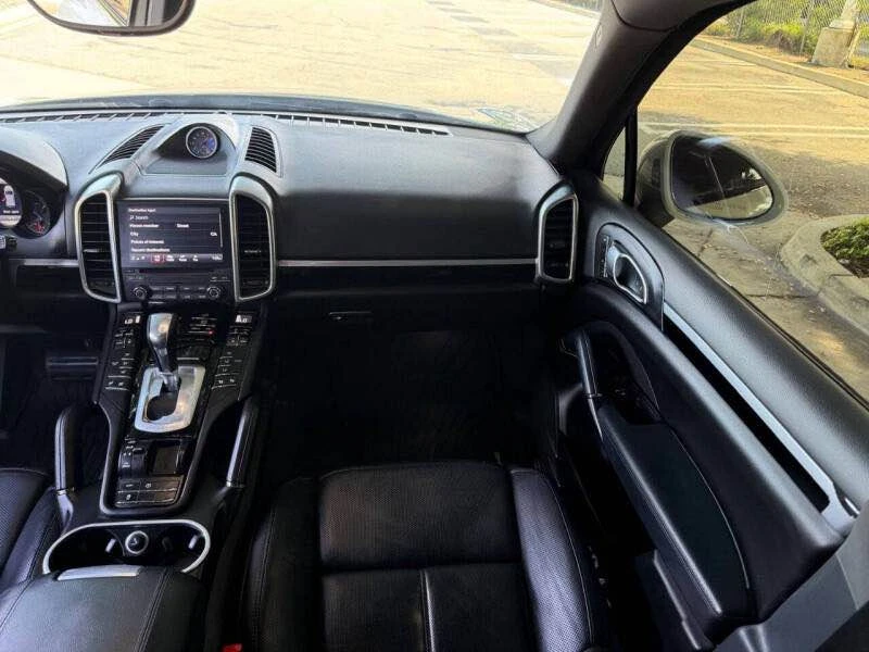 2018 Porsche 958 Cayenne - Image 13 of 17