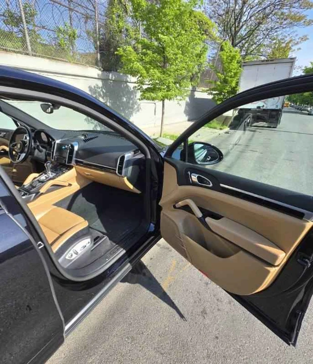2018 Porsche 958 Cayenne - Image 9 of 10
