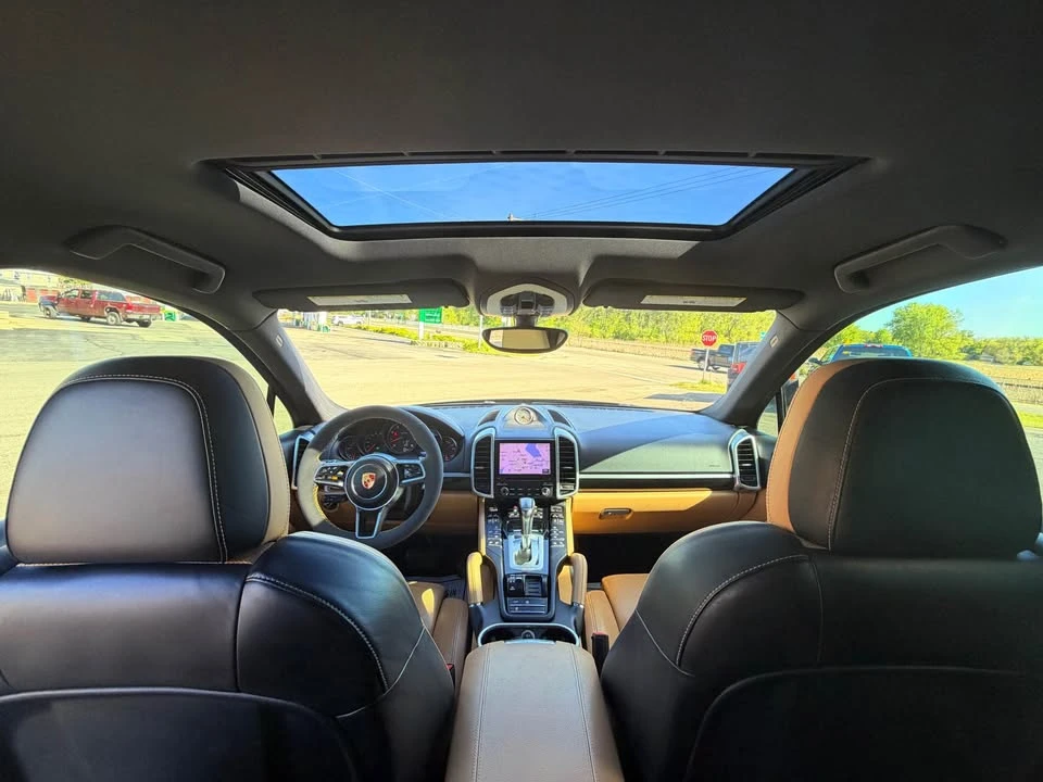 2018 Porsche 958 Cayenne - Image 9 of 20