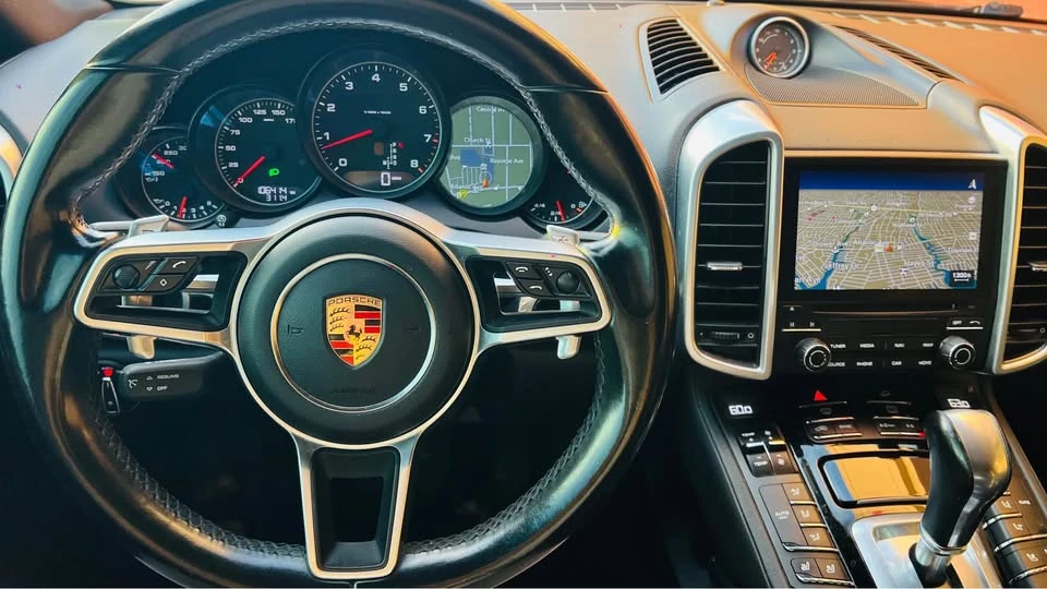 2018 Porsche 958 Cayenne - Image 10 of 20