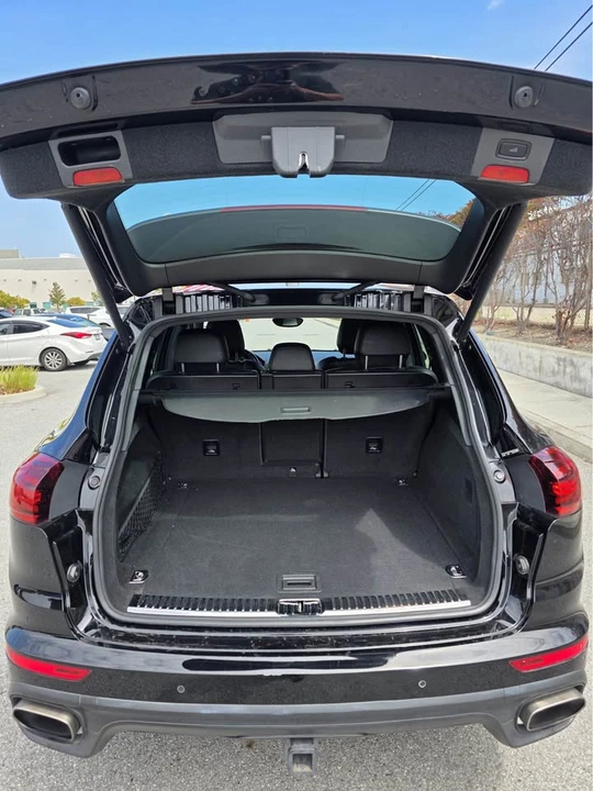 2018 Porsche 958 Cayenne - Image 16 of 18