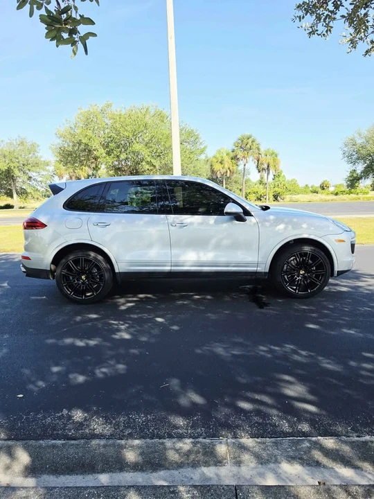 2018 Porsche 958 Cayenne - Image 2 of 12