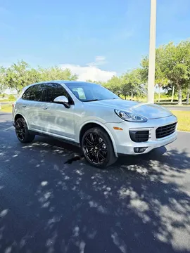 2018 Porsche Cayenne Platinum Edition