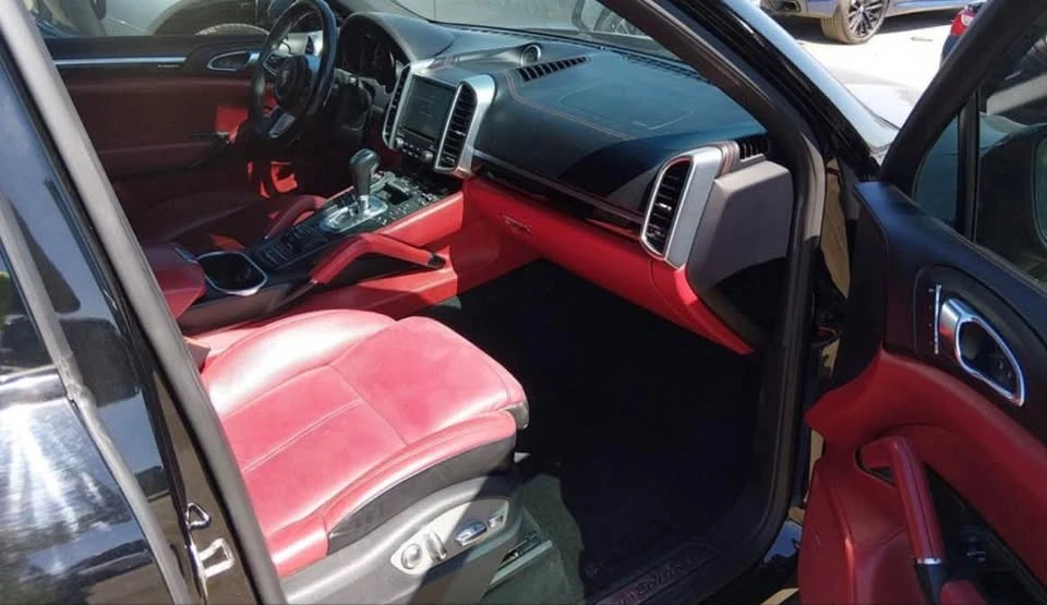 2018 Porsche 958 Cayenne - Image 2 of 2