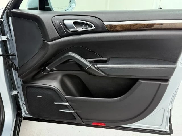 2018 Porsche 958 Cayenne S - Image 16 of 21