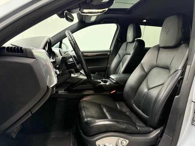2018 Porsche 958 Cayenne - Image 14 of 21
