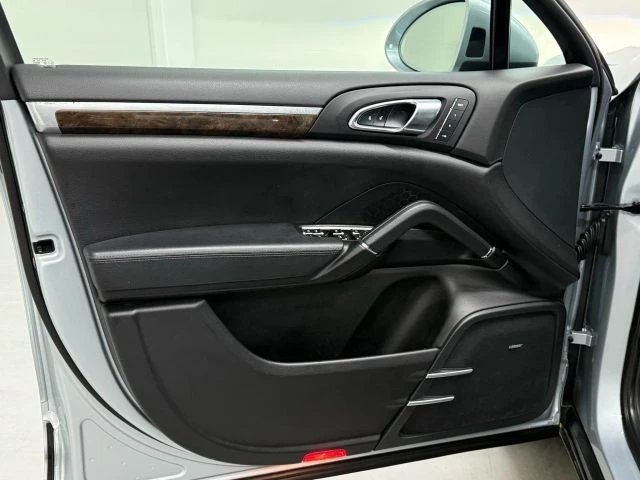 2018 Porsche 958 Cayenne S - Image 17 of 21