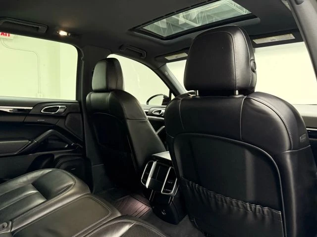 2018 Porsche 958 Cayenne - Image 16 of 21