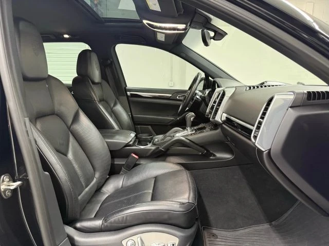2018 Porsche 958 Cayenne - Image 13 of 21