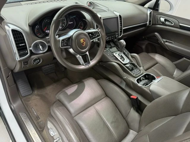 2018 Porsche 958 Cayenne - Image 9 of 21