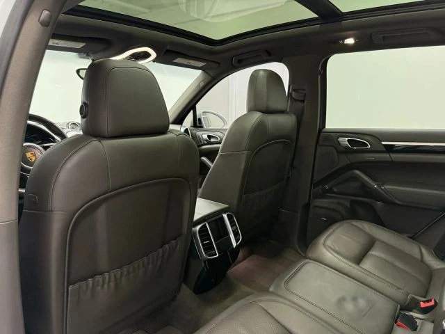 2018 Porsche 958 Cayenne - Image 13 of 21