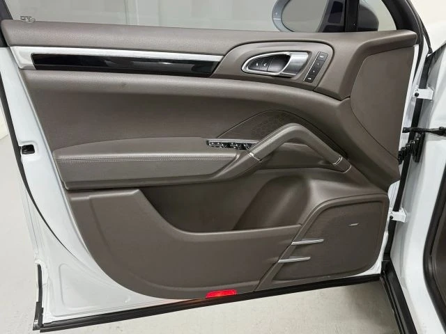 2018 Porsche 958 Cayenne - Image 17 of 21