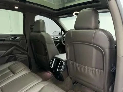 2018 Porsche 958 Cayenne - Image 16 of 21