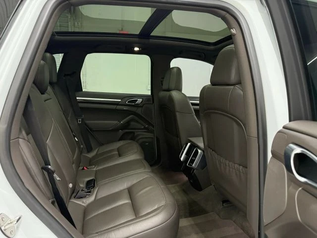 2018 Porsche 958 Cayenne - Image 15 of 21