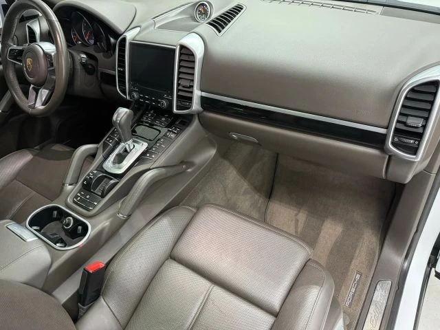 2018 Porsche 958 Cayenne - Image 10 of 21