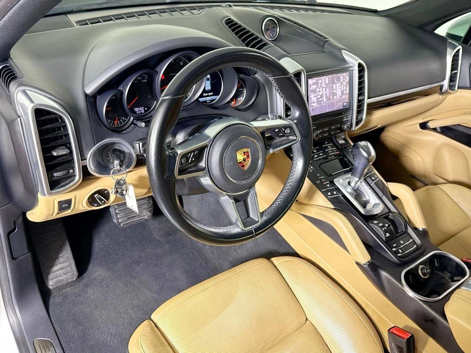 2018 Porsche 958 Cayenne - Image 4 of 5
