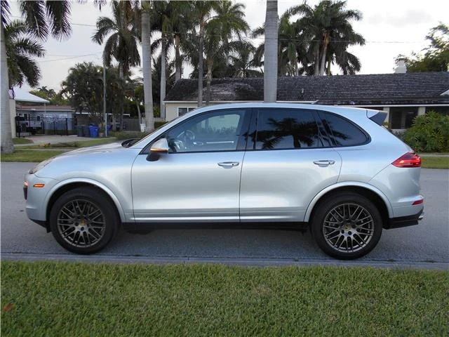 2018 Porsche 958 Cayenne - Image 7 of 12