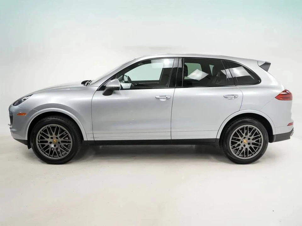 2018 Porsche 958 Cayenne - Image 2 of 5