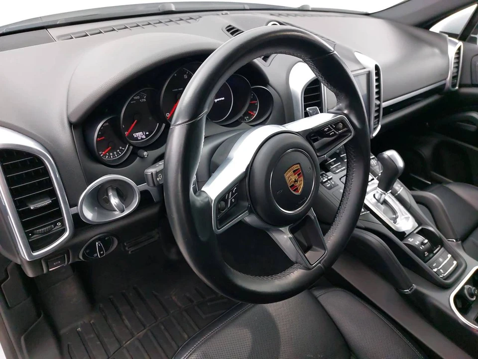 2018 Porsche 958 Cayenne - Image 4 of 5