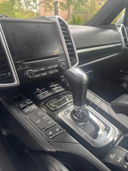 2018 Porsche 958 Cayenne - Image 9 of 17