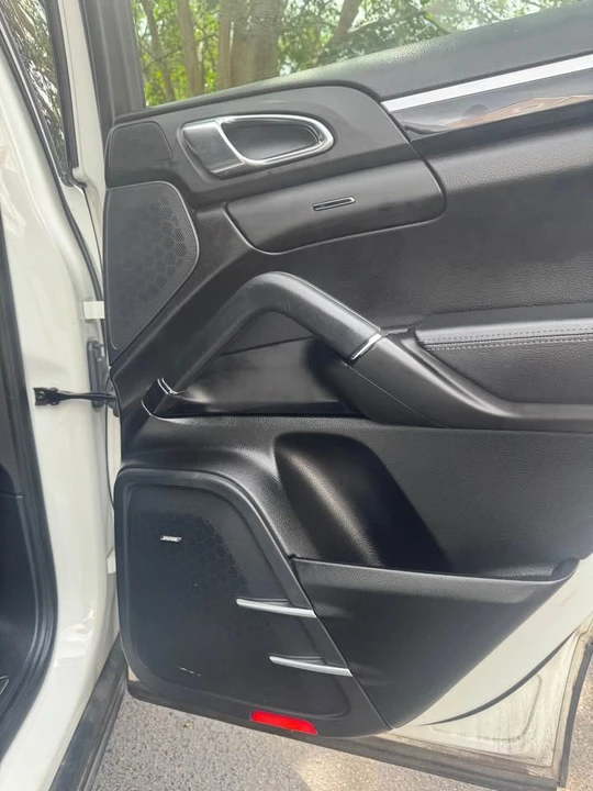 2018 Porsche 958 Cayenne - Image 11 of 17
