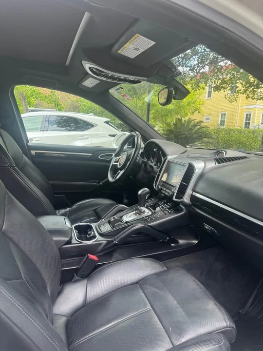 2018 Porsche 958 Cayenne - Image 13 of 17