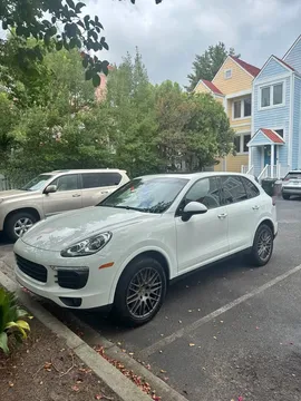 2018 Porsche Cayenne Platinum