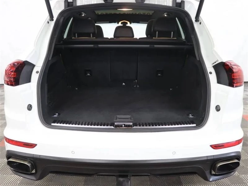 2018 Porsche 958 Cayenne - Image 6 of 12