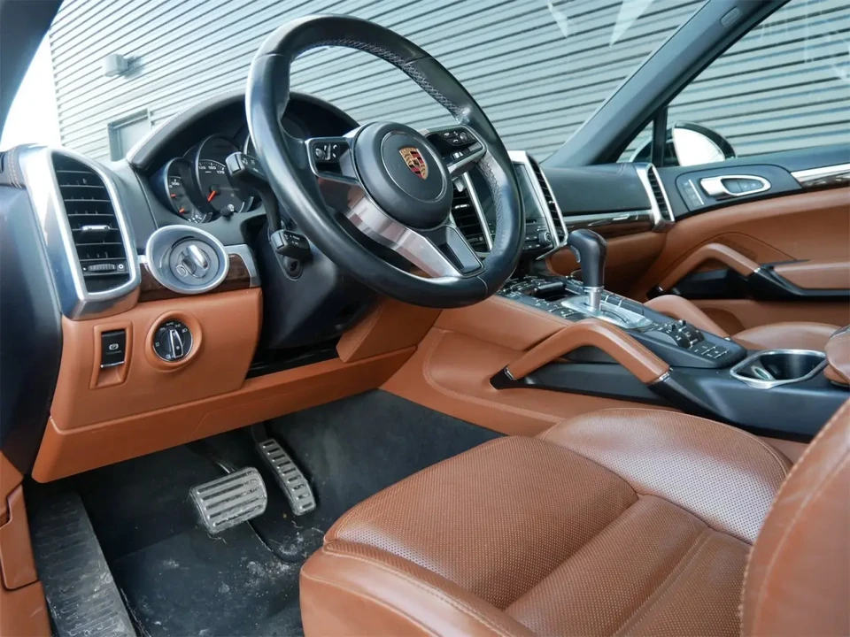 2018 Porsche 958 Cayenne S - Image 4 of 7