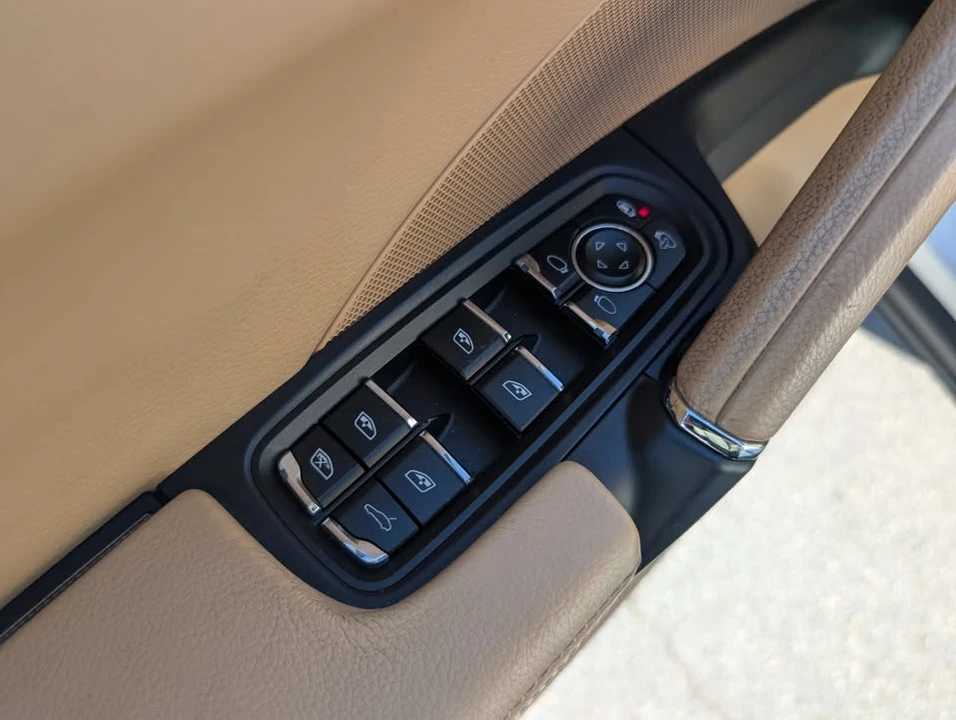 2018 Porsche Cayenne - Image 12 of 20