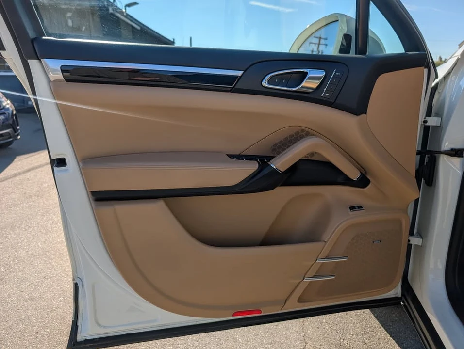 2018 Porsche 958 Cayenne - Image 11 of 20