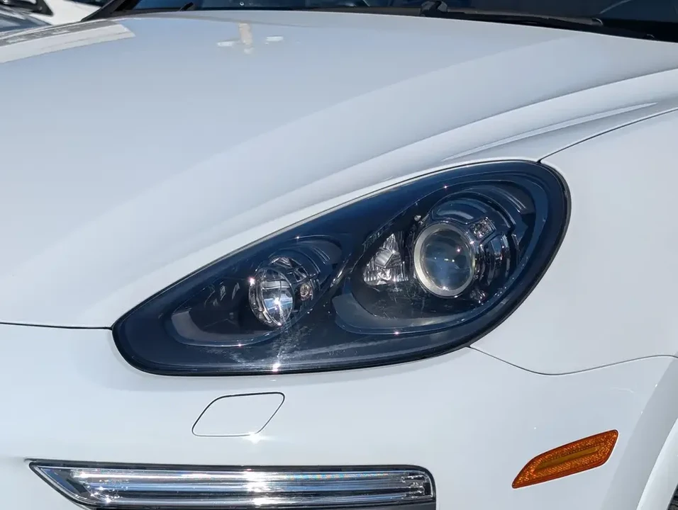 2018 Porsche 958 Cayenne - Image 8 of 20