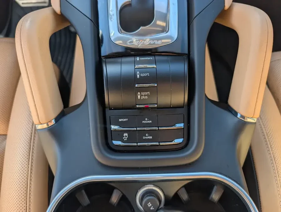 2018 Porsche 958 Cayenne - Image 14 of 20