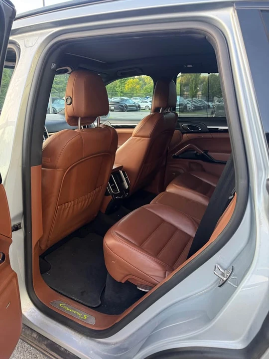 2018 Porsche 958 Cayenne - Image 9 of 11