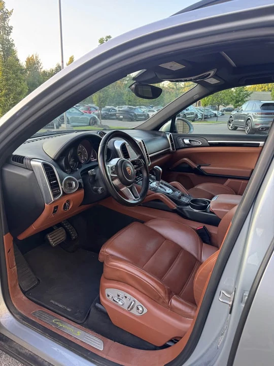 2018 Porsche 958 Cayenne - Image 8 of 11