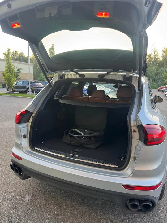 2018 Porsche 958 Cayenne - Image 10 of 11