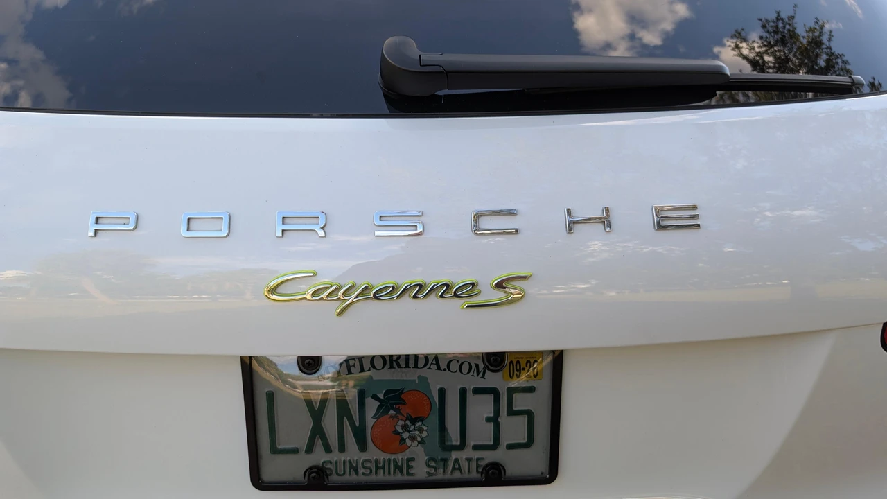 2018 Porsche 958 Cayenne S - Image 25 of 31
