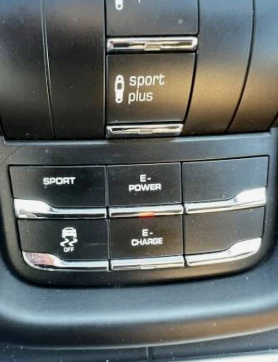 2018 Porsche Cayenne - Image 10 of 24